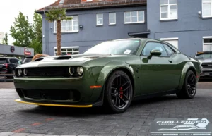 Grün dodge challenger hellcat jailbreak